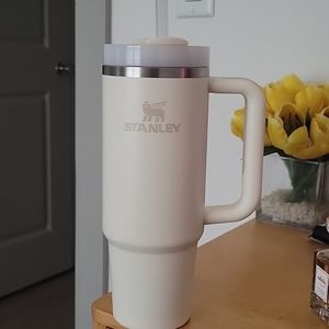 Stanley 30 oz insulated cup cream